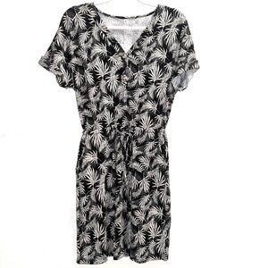 Black and White Leaf Print Dress with pockets